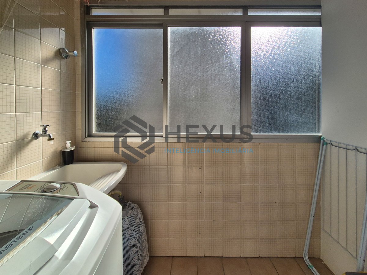 Foto 40 de Apartamento com varanda e lazer na Praia das Pitangueiras, Guaruja