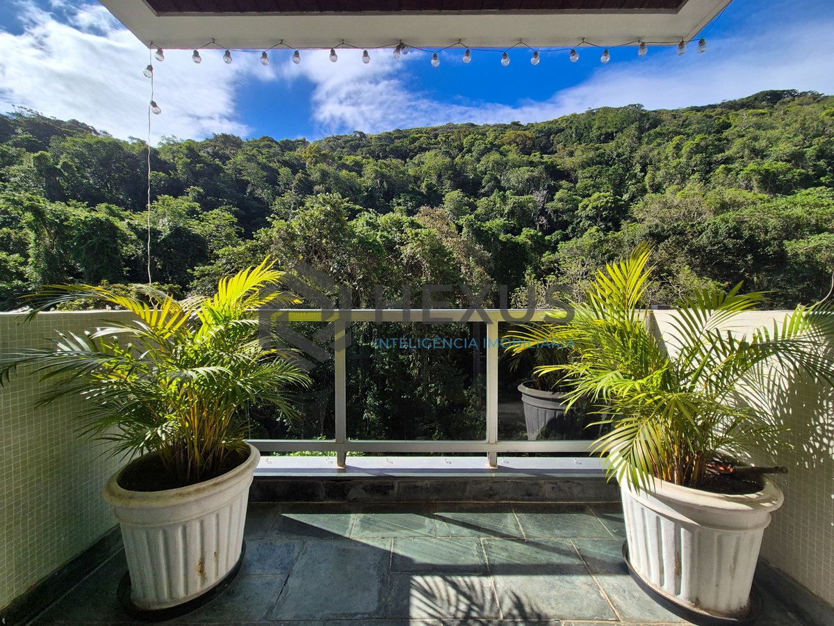 Foto 6 de Apartamento com varanda e lazer na Praia das Pitangueiras, Guaruja