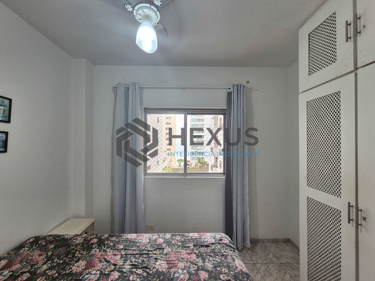 Foto 15 de Apartamento com varanda e vista mar na beira mar da Praia das Pitangueiras, Guaruja