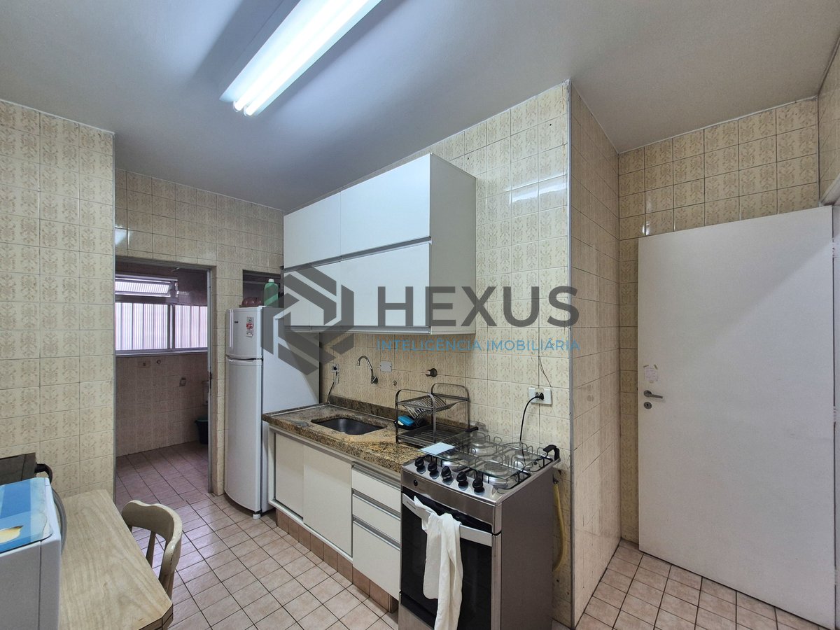 Foto 26 de Apartamento com varanda e vista mar na beira mar da Praia das Pitangueiras, Guaruja