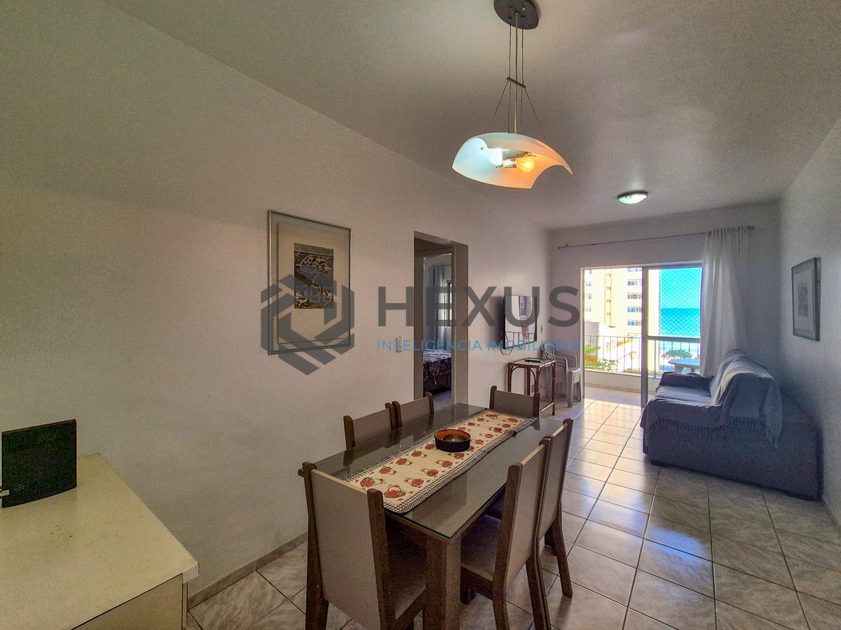 Foto 4 de Apartamento com varanda e vista mar na beira mar da Praia das Pitangueiras, Guaruja