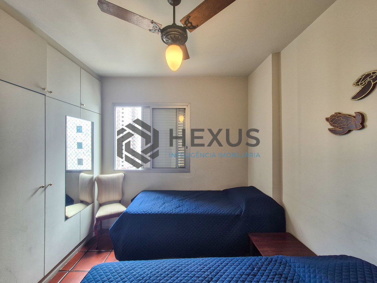 Foto 13 de Apartamento com varanda a duas quadras da Praia das Pitangueiras, Guaruja