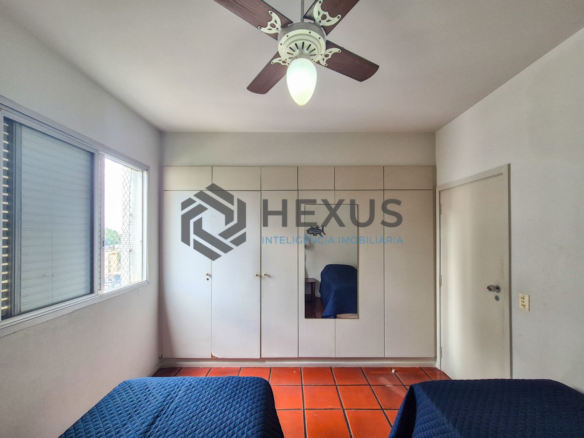 Foto 16 de Apartamento com varanda a duas quadras da Praia das Pitangueiras, Guaruja
