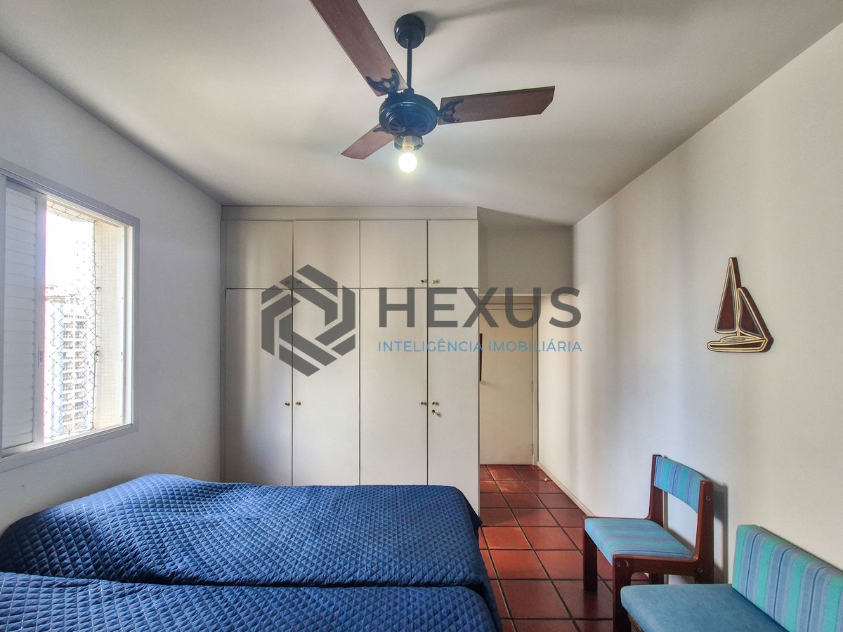 Foto 19 de Apartamento com varanda a duas quadras da Praia das Pitangueiras, Guaruja