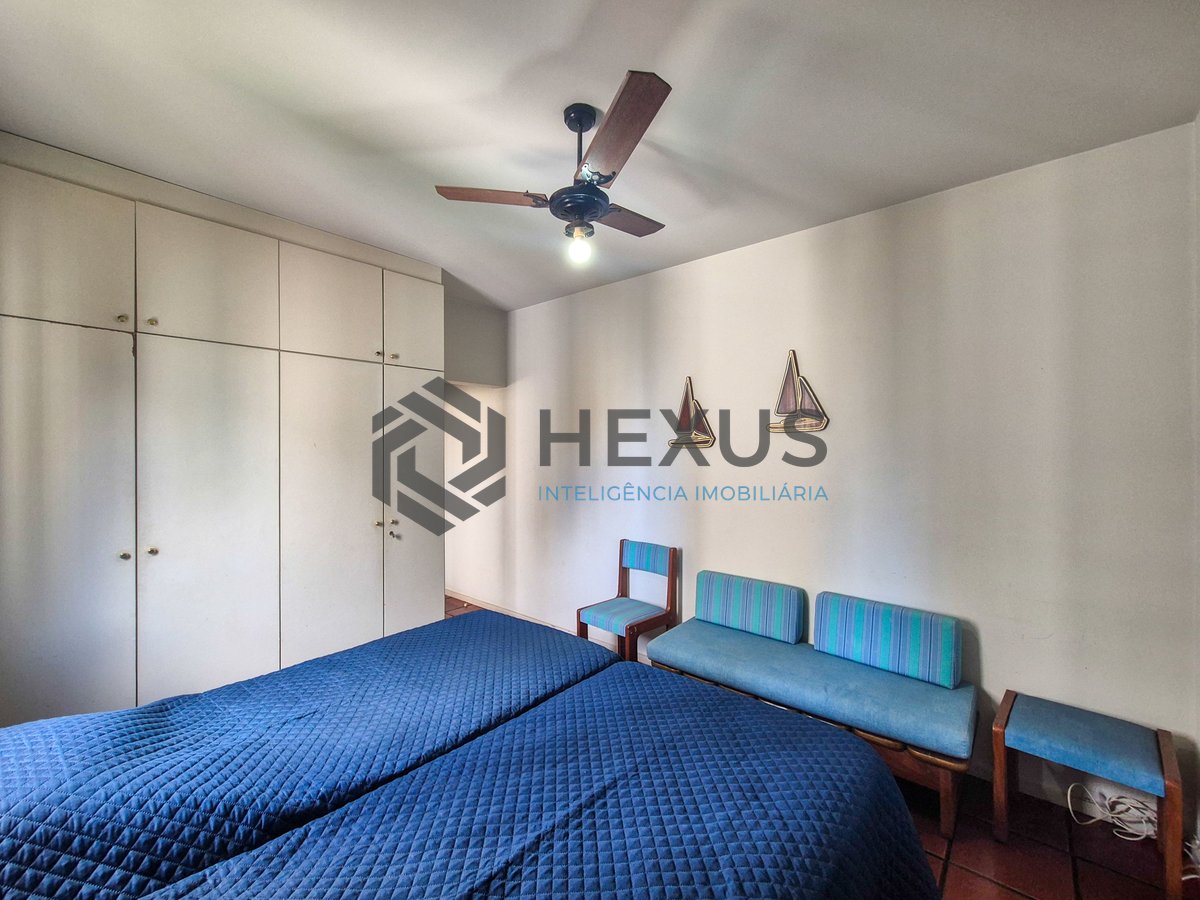 Foto 20 de Apartamento com varanda a duas quadras da Praia das Pitangueiras, Guaruja