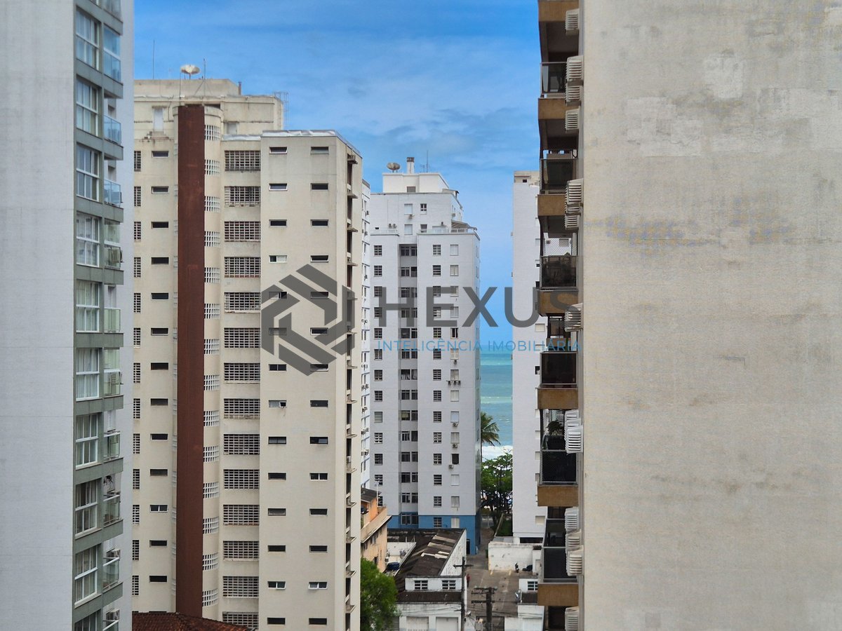 Foto 22 de Apartamento com varanda a duas quadras da Praia das Pitangueiras, Guaruja