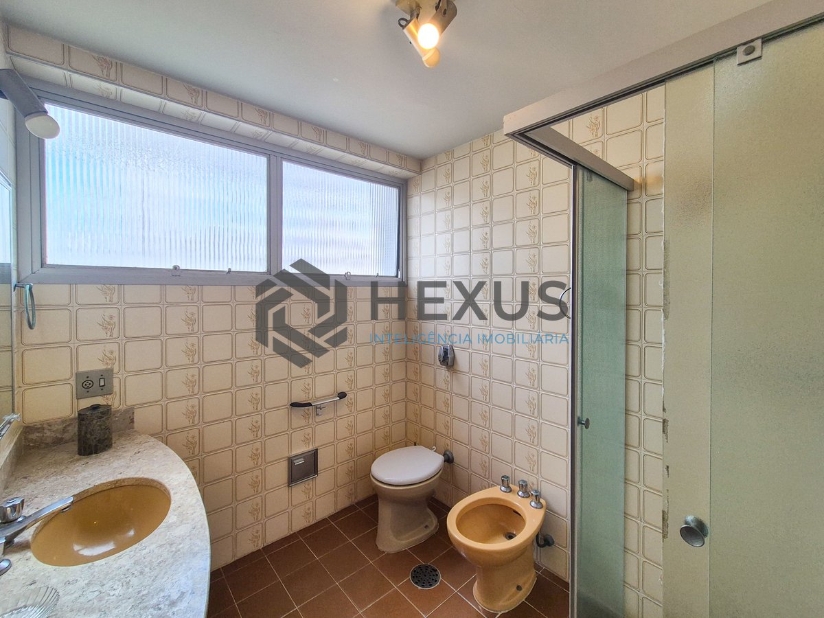 Foto 25 de Apartamento com varanda a duas quadras da Praia das Pitangueiras, Guaruja