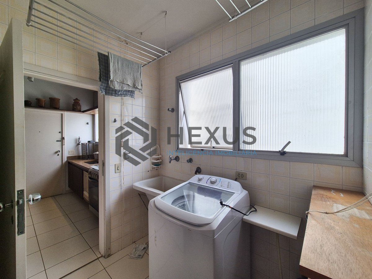 Foto 34 de Apartamento com varanda a duas quadras da Praia das Pitangueiras, Guaruja