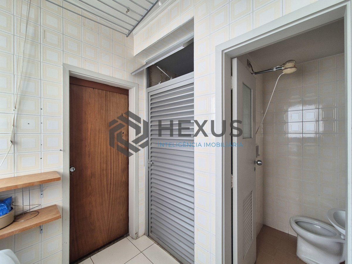 Foto 35 de Apartamento com varanda a duas quadras da Praia das Pitangueiras, Guaruja