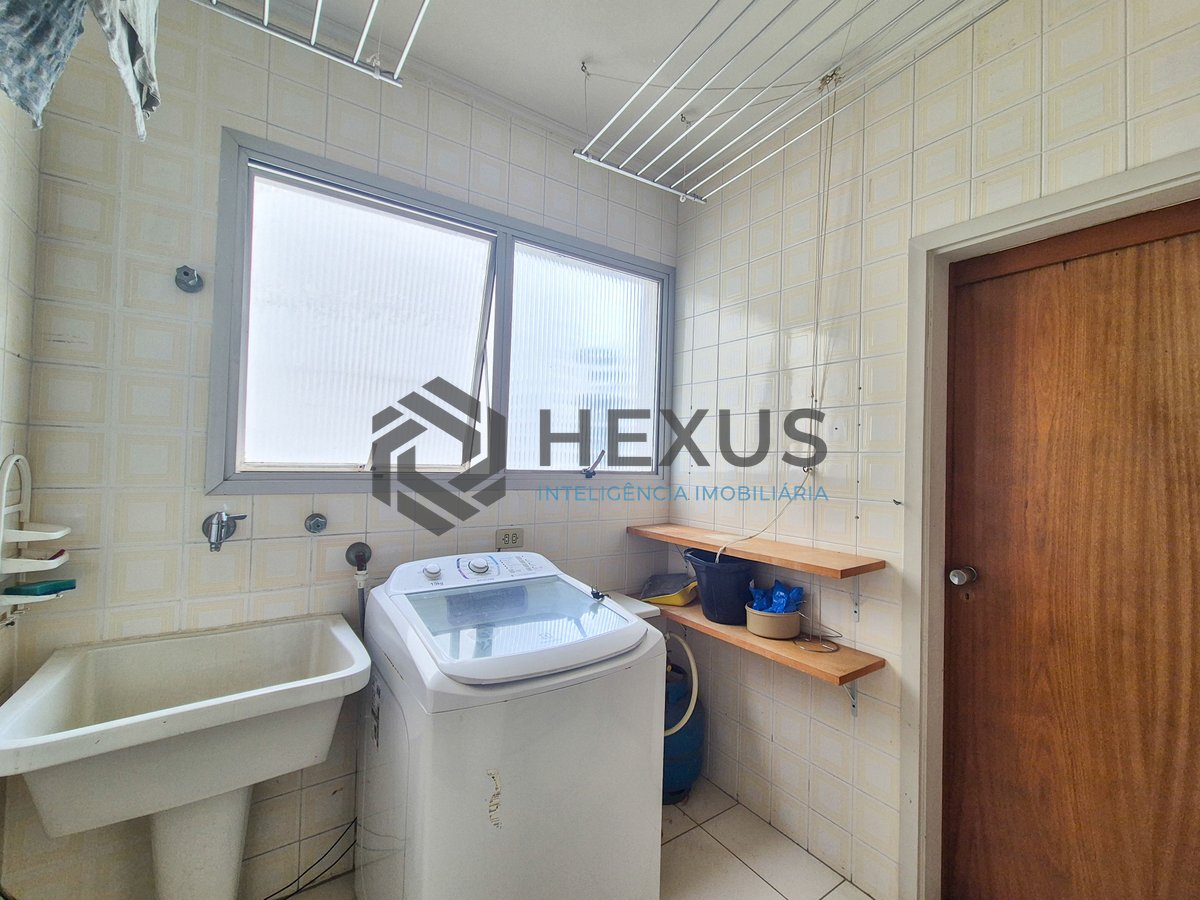 Foto 37 de Apartamento com varanda a duas quadras da Praia das Pitangueiras, Guaruja