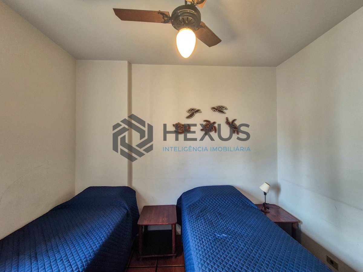 Foto 10 de Apartamento com varanda a duas quadras da Praia das Pitangueiras, Guaruja