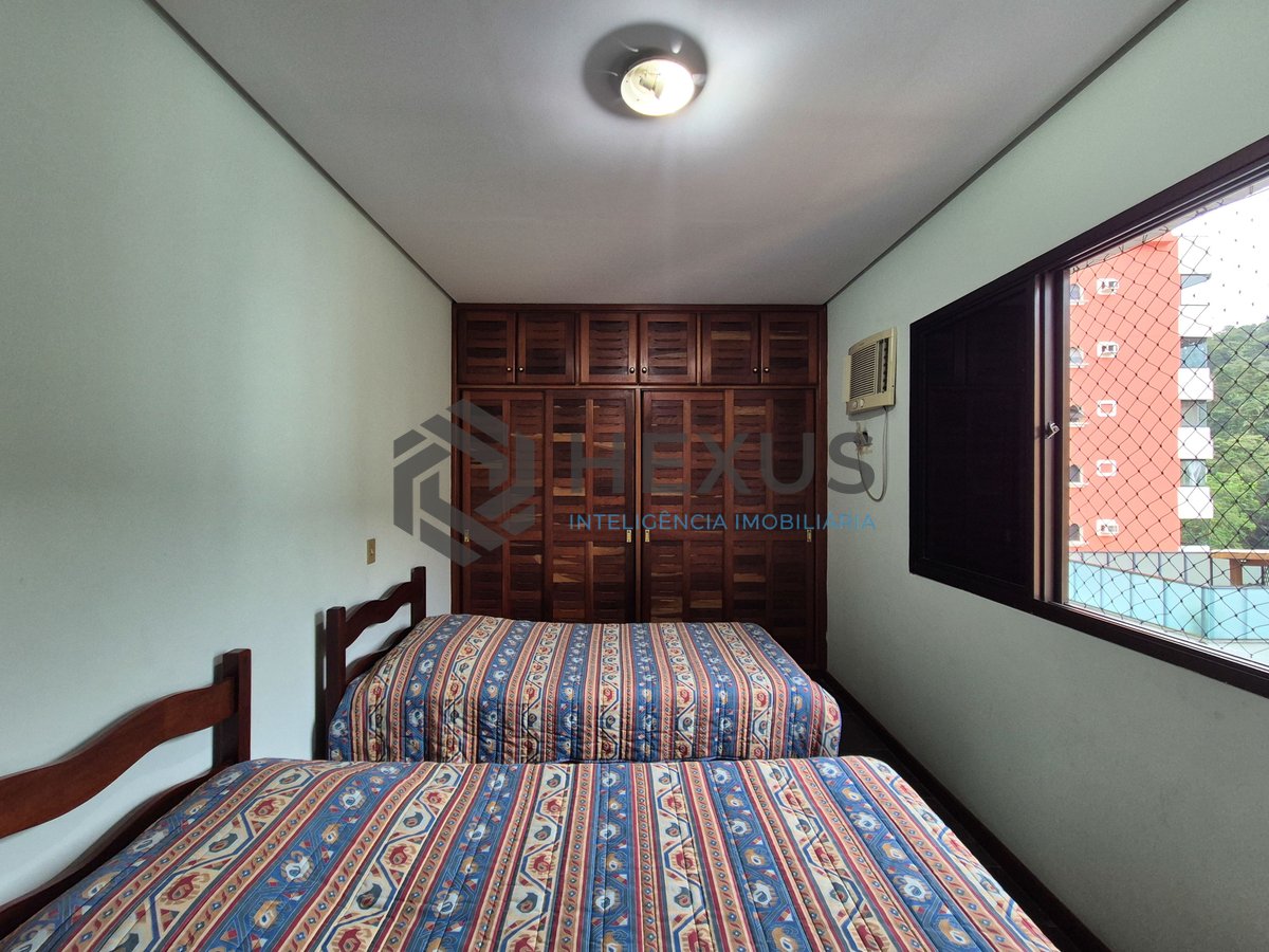 Foto 19 de Apartamento com varanda na Praia das Pitangueiras, Guaruja