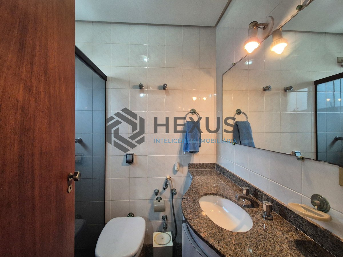 Foto 22 de Apartamento com varanda na Praia das Pitangueiras, Guaruja