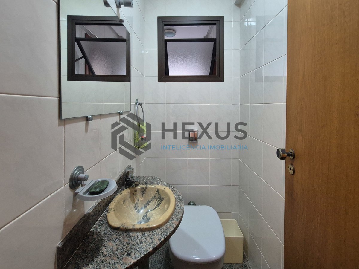 Foto 24 de Apartamento com varanda na Praia das Pitangueiras, Guaruja