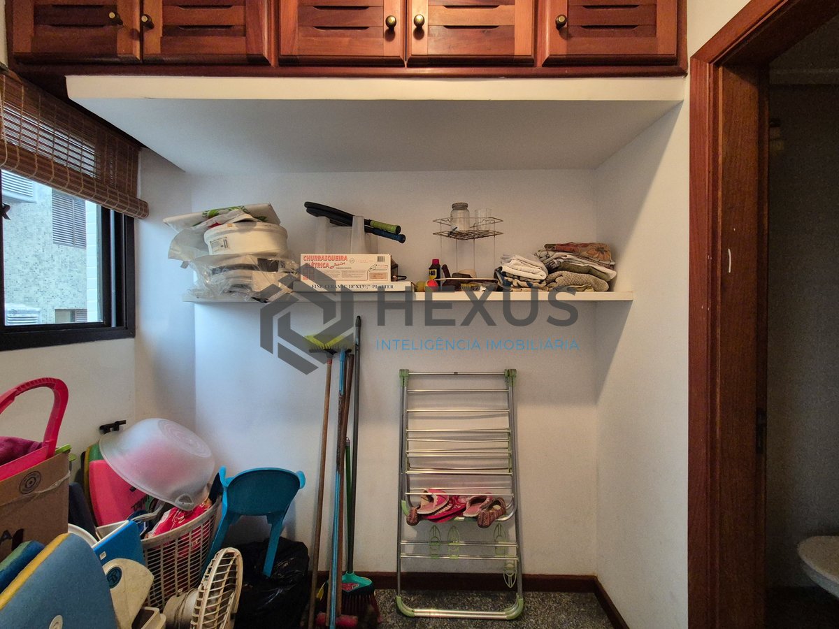 Foto 28 de Apartamento com varanda na Praia das Pitangueiras, Guaruja