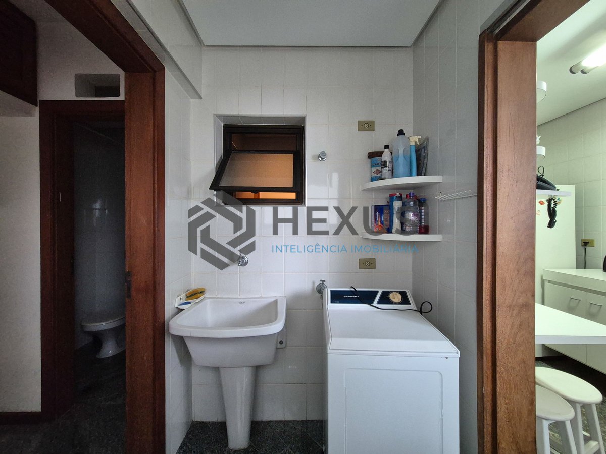 Foto 32 de Apartamento com varanda na Praia das Pitangueiras, Guaruja
