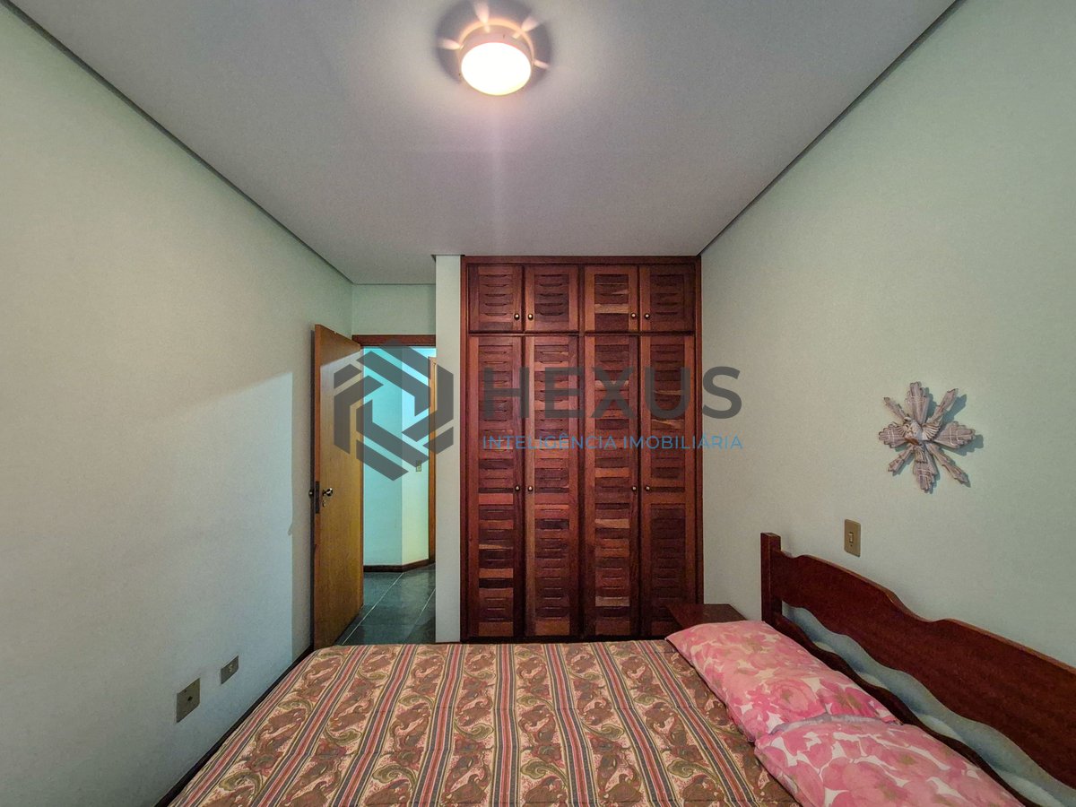 Foto 10 de Apartamento com varanda na Praia das Pitangueiras, Guaruja