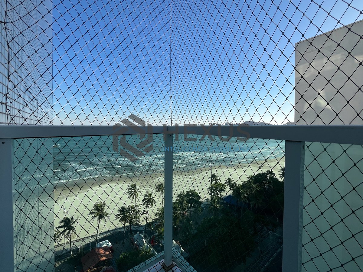 Foto 25 de Apartamento reformado frente mar com varanda vista mar na Praia das Pitangueiras, Guaruja