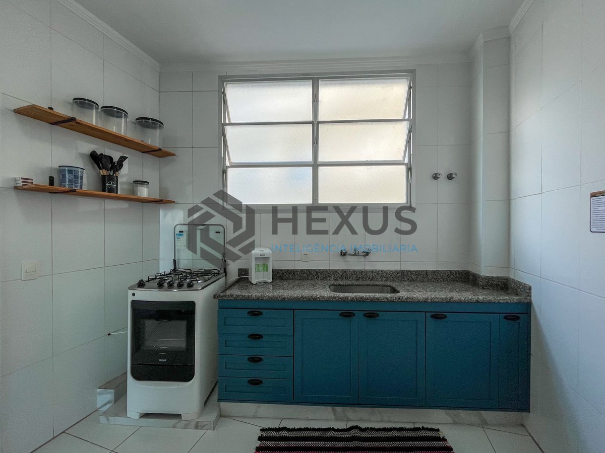 Foto 31 de Apartamento reformado frente mar com varanda vista mar na Praia das Pitangueiras, Guaruja