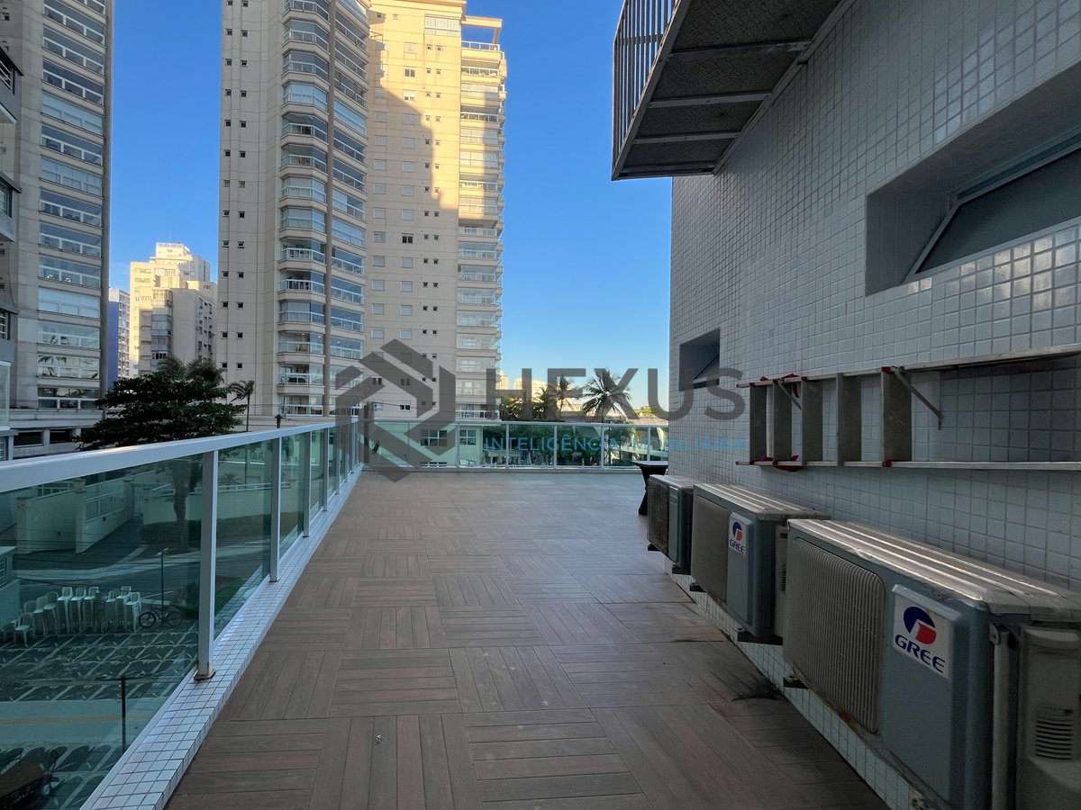 Foto 14 de Apartamento garden frente mar com quintal e área gourmet na Praia das Pitangueiras, Guaruja