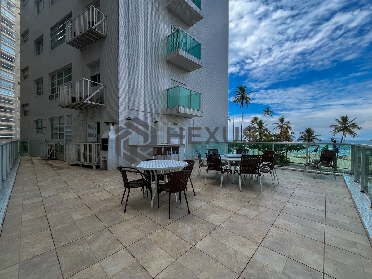Foto 41 de Apartamento reformado  frente mar, com quintal e churrasqueira à venda, Pitangueiras, Guarujá, SP