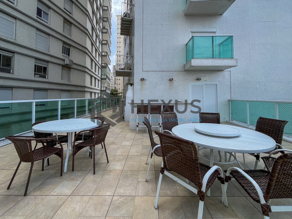 Foto 43 de Apartamento reformado  frente mar, com quintal e churrasqueira à venda, Pitangueiras, Guarujá, SP