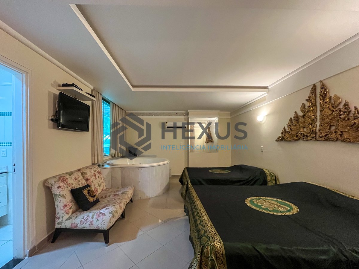 Foto 17 de Apartamento frente mar reformado com com quintal e varanda na Praia das Pitangueiras, Guaruja