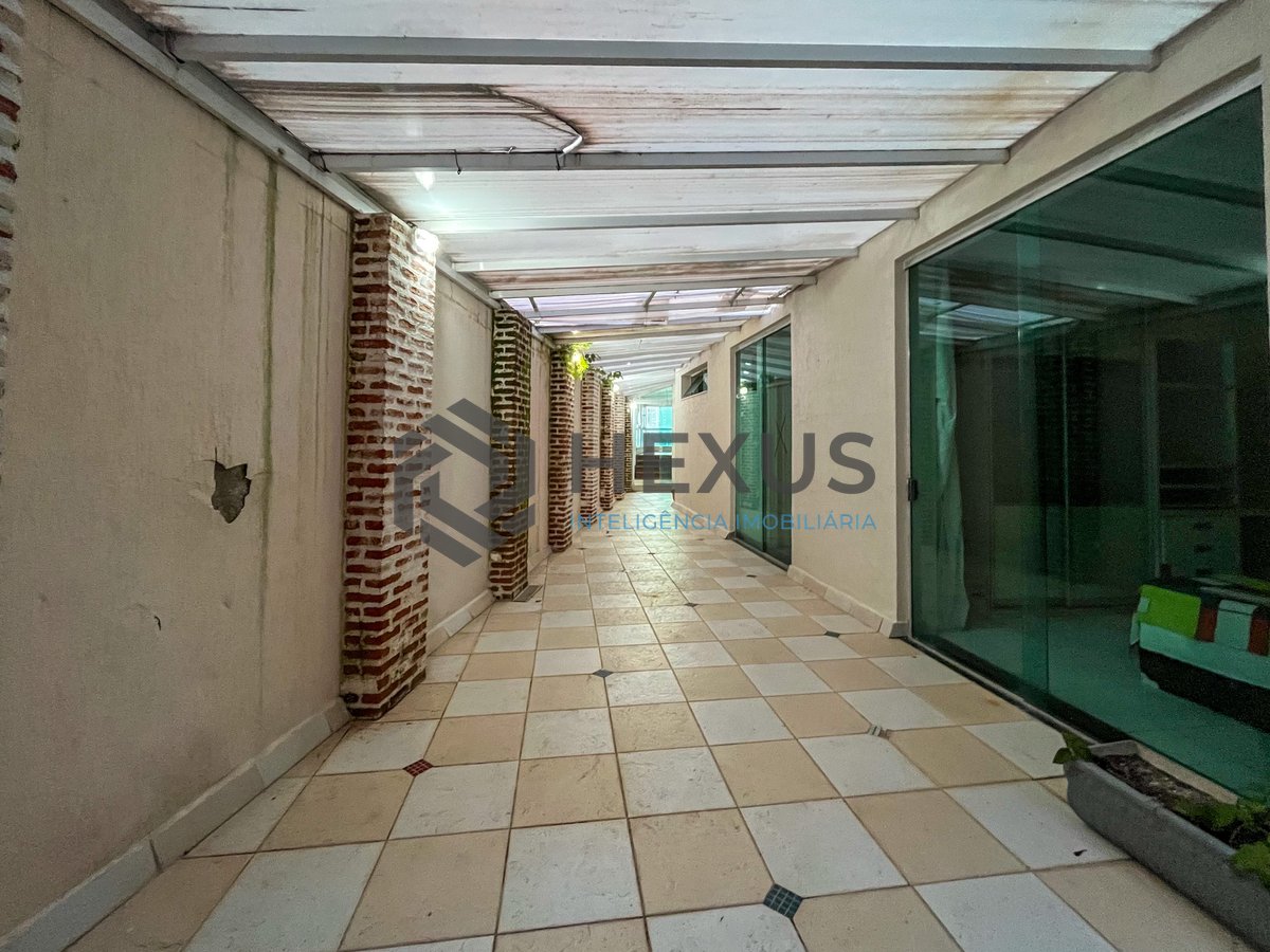 Foto 44 de Apartamento frente mar reformado com com quintal e varanda na Praia das Pitangueiras, Guaruja