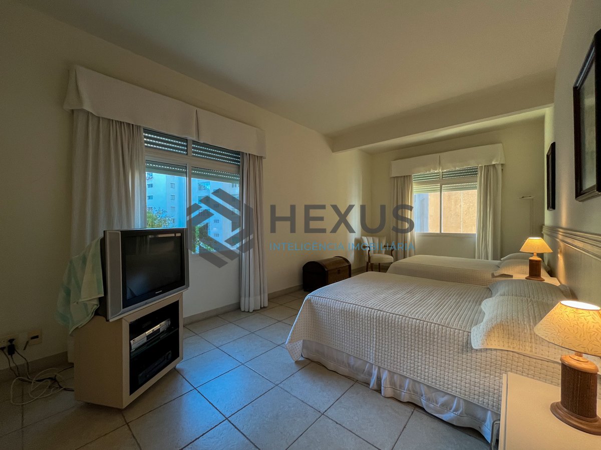 Foto 36 de Apartamento reformado frente mar na Praia das Pitangueiras, Guaruja