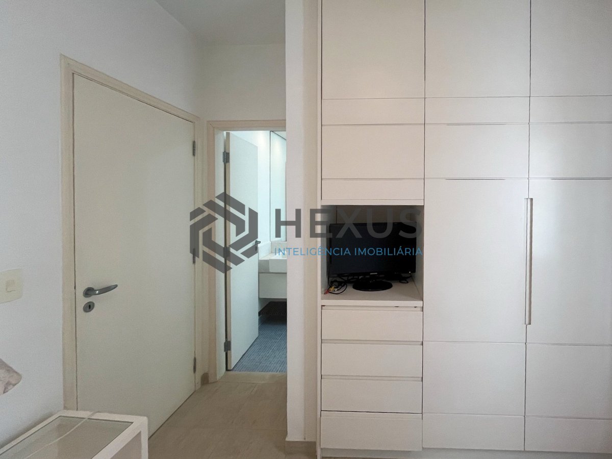 Foto 19 de Apartamento frente mar com varanda na Praia das Pitangueiras, Guaruja