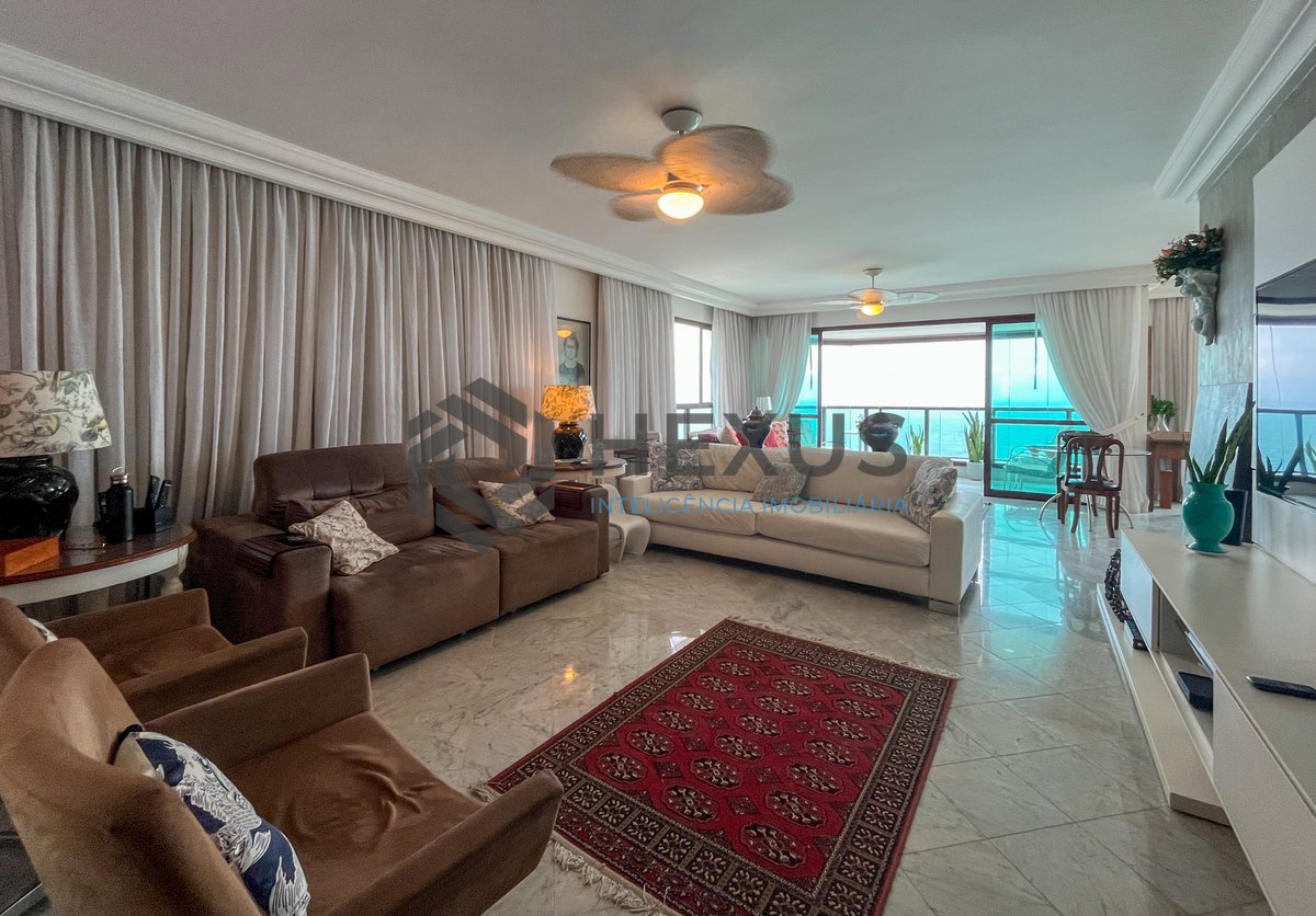 Foto 3 de Apartamento frente mar com varanda e lazer na Praia das Pitangueiras, Guaruja