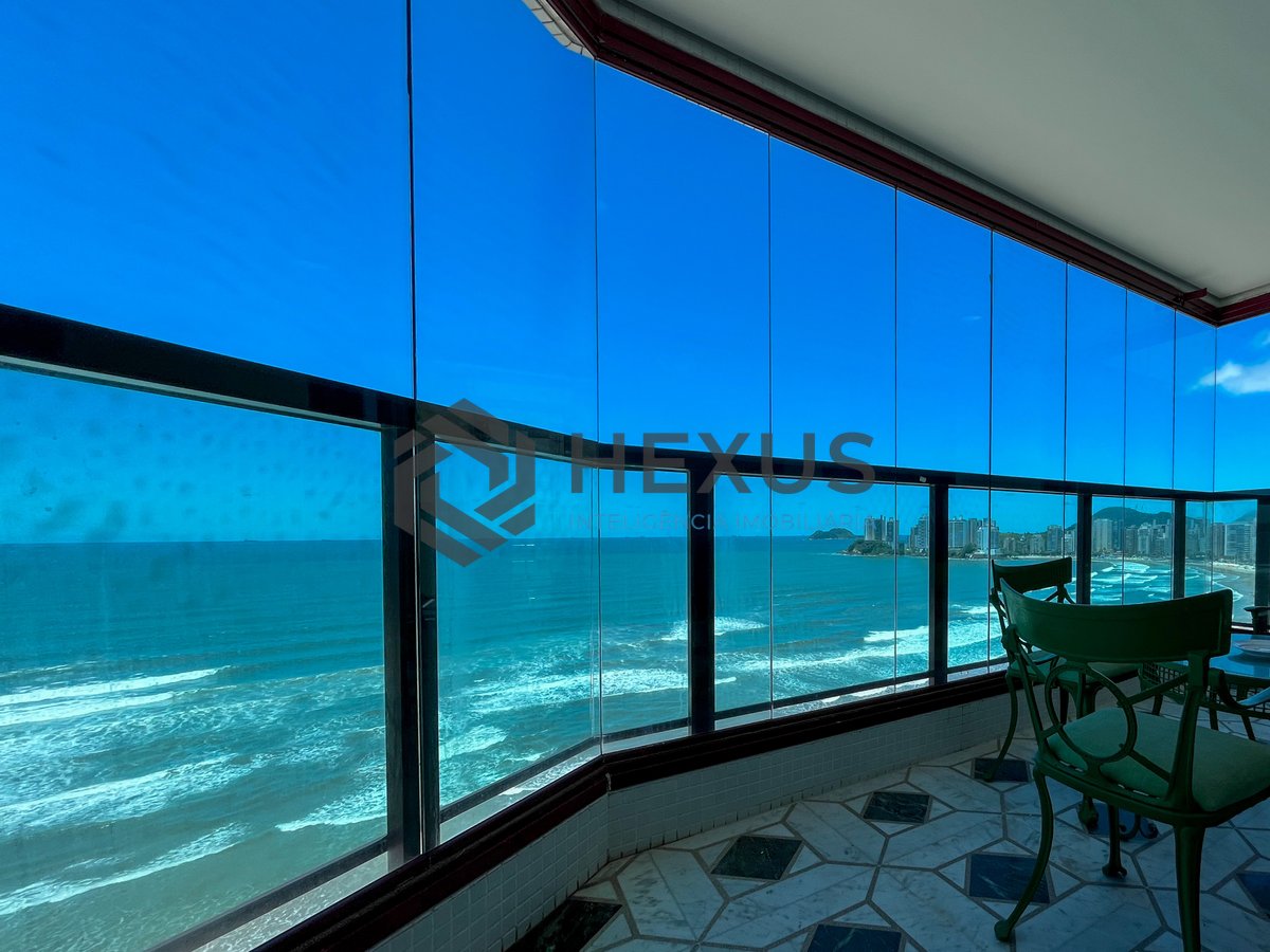 Foto 13 de Apartamento reformado frente mar de alto padrão com varanda e lazer, Pitangueiras, Guaruja