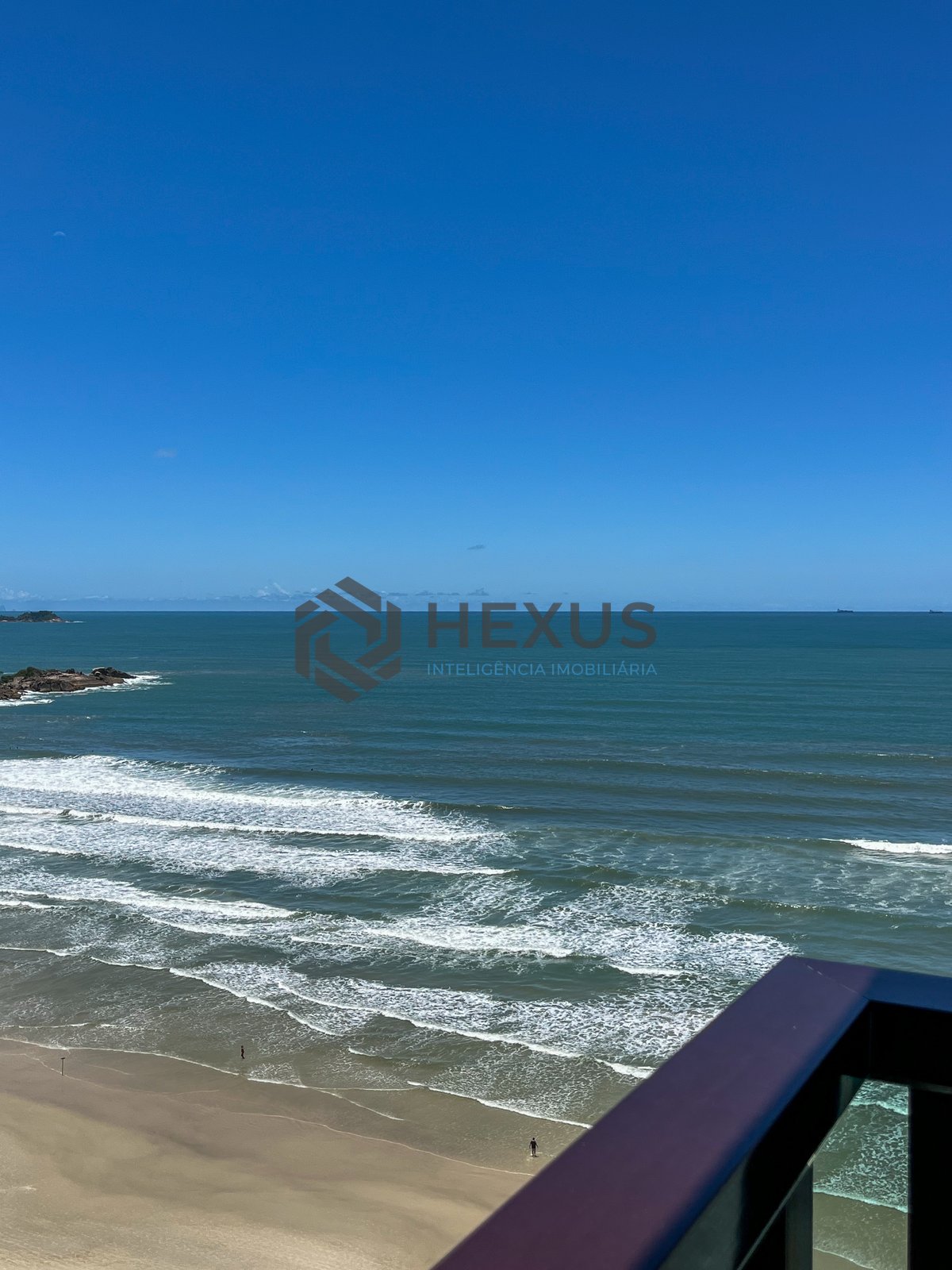 Foto 28 de Apartamento reformado frente mar de alto padrão com varanda e lazer, Pitangueiras, Guaruja