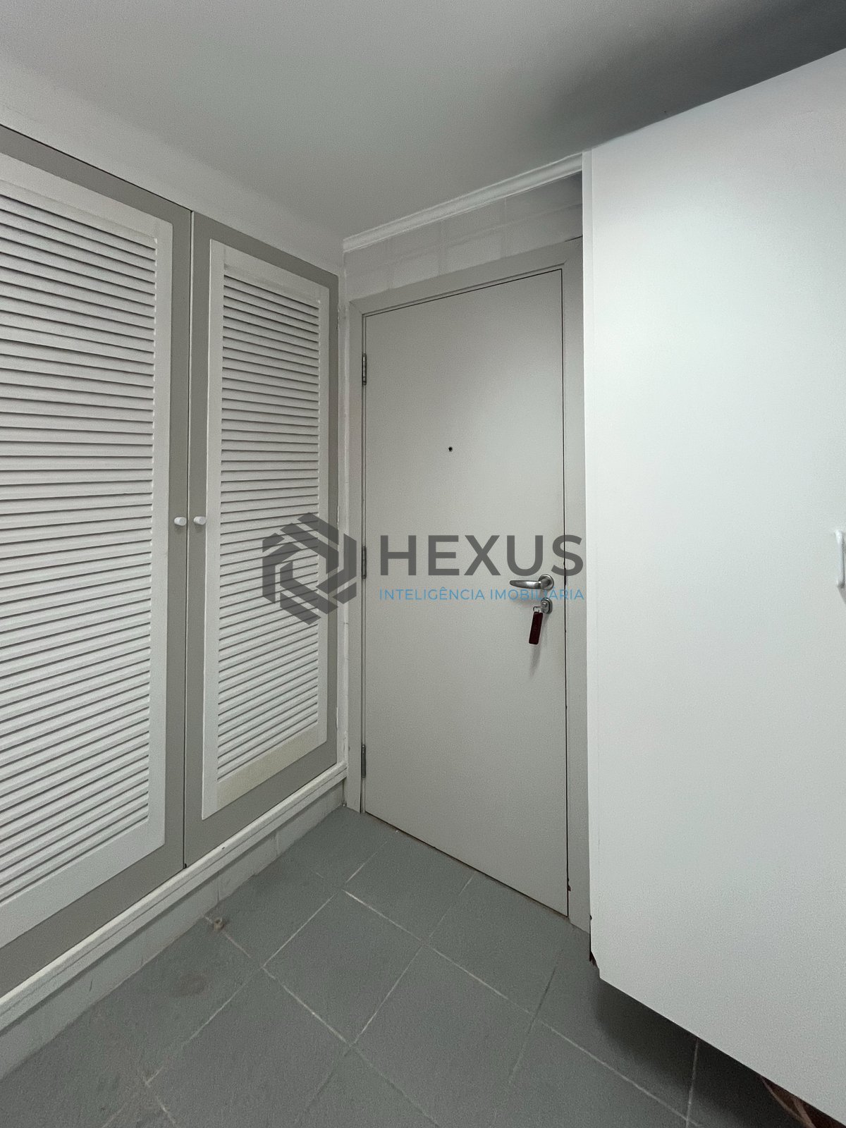 Foto 43 de Apartamento reformado frente mar de alto padrão com varanda e lazer, Pitangueiras, Guaruja