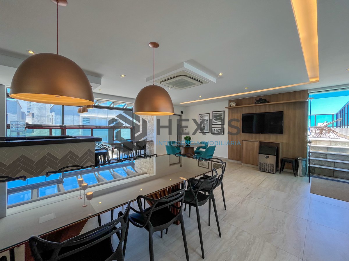 Foto 39 de Apartamento reformado frente mar com varanda e lazer na Praia das Pitangueiras, Guaruja