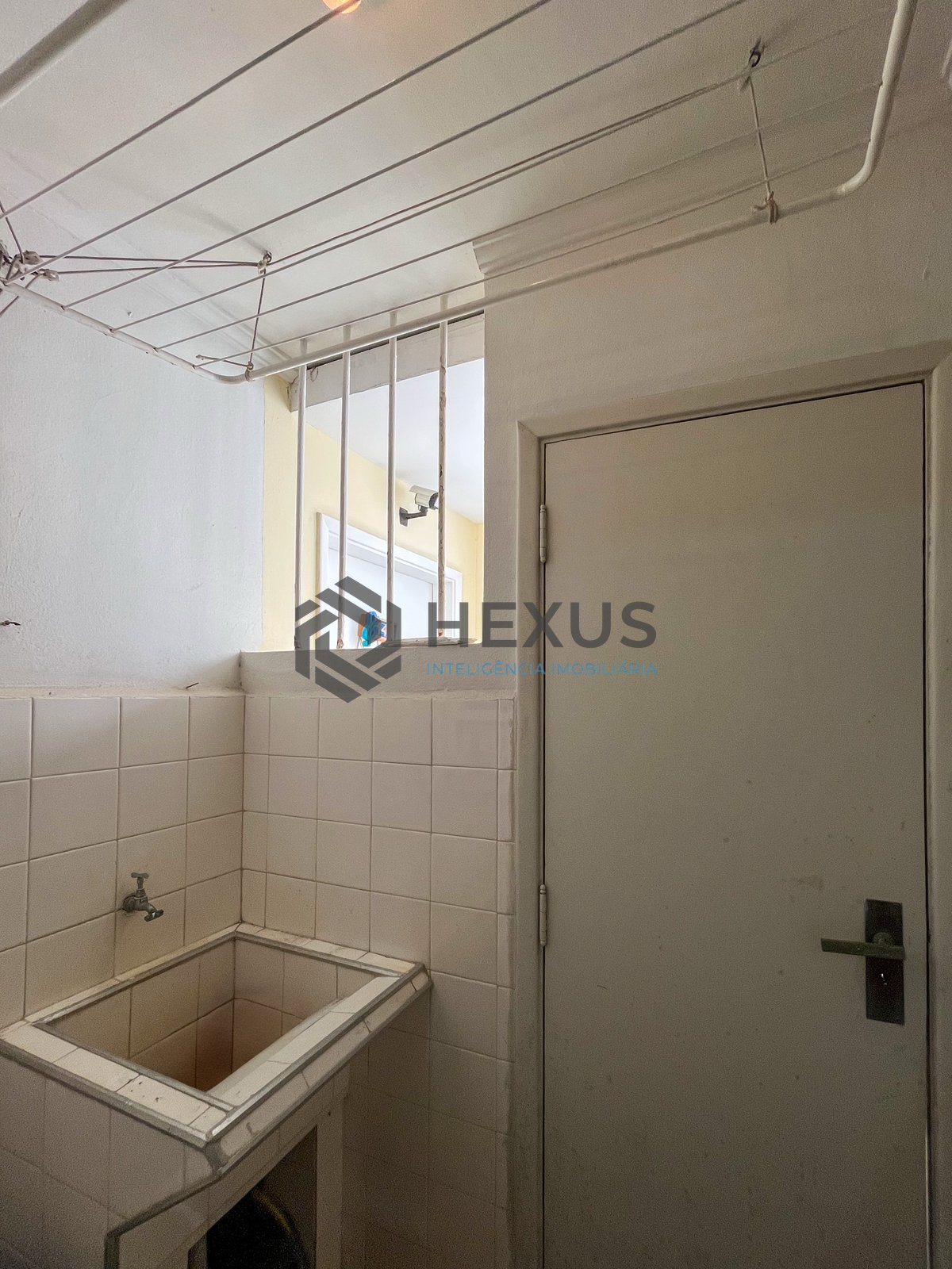 Foto 14 de Apartamento com custo baixo a uma quadra da Praia das Pitangueiras, Guaruja