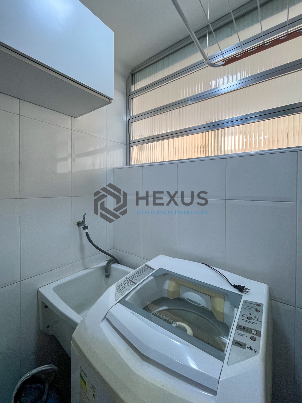 Foto 16 de Apartamento com custo baixo a uma quadra da Praia das Pitangueiras, Guaruja