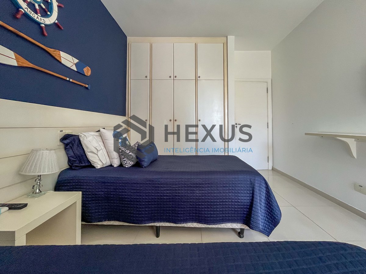 Foto 20 de Apartamento reformado frente mar com varanda na Praia das Pitangueiras, Guaruja
