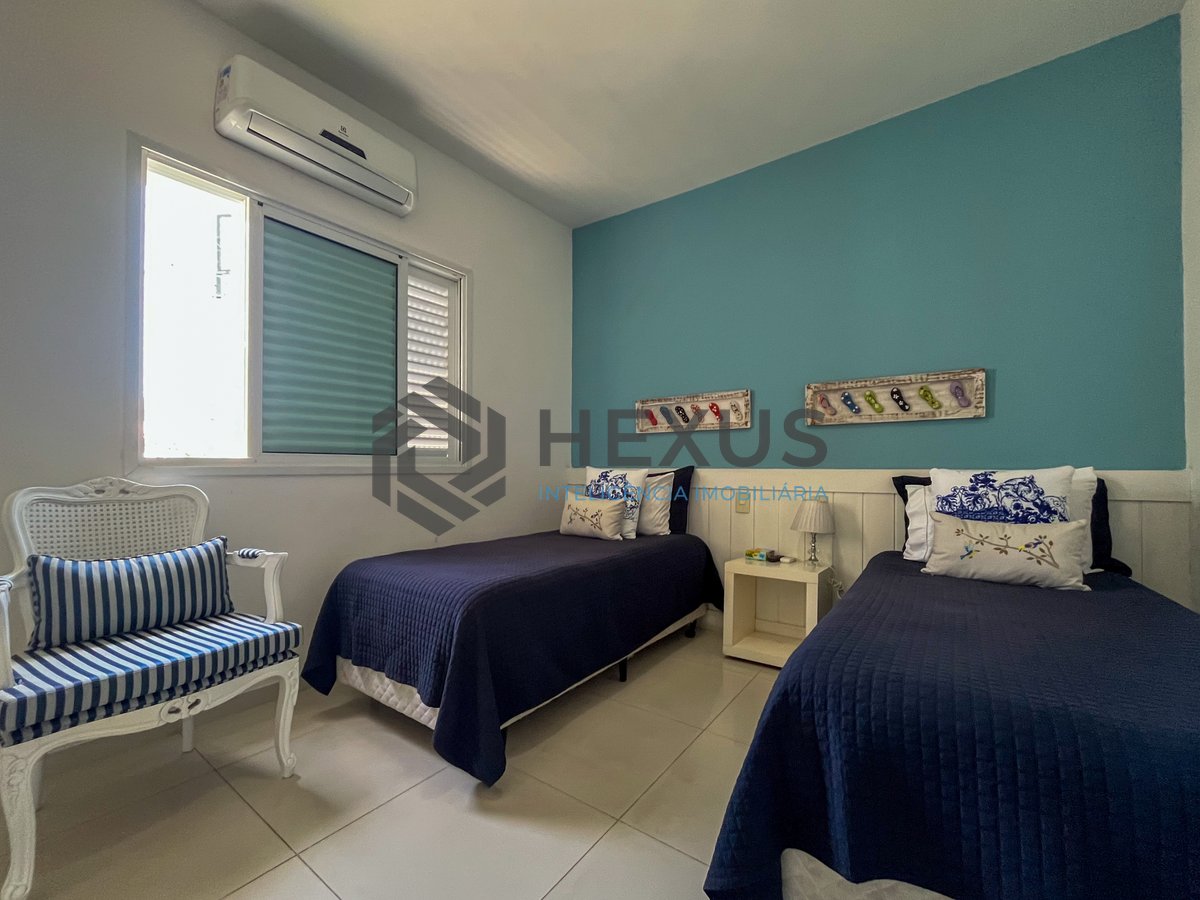 Foto 22 de Apartamento reformado frente mar com varanda na Praia das Pitangueiras, Guaruja