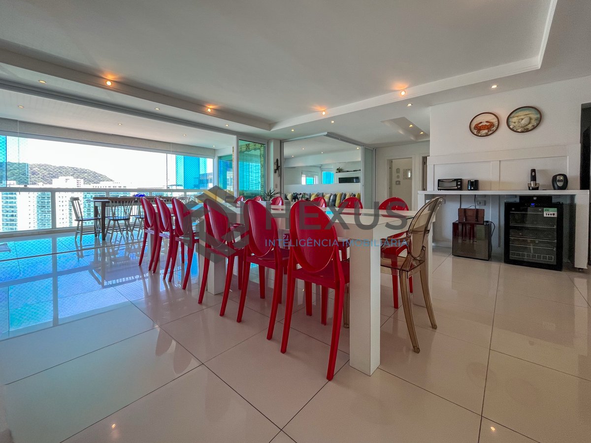 Foto 6 de Apartamento reformado frente mar com varanda na Praia das Pitangueiras, Guaruja