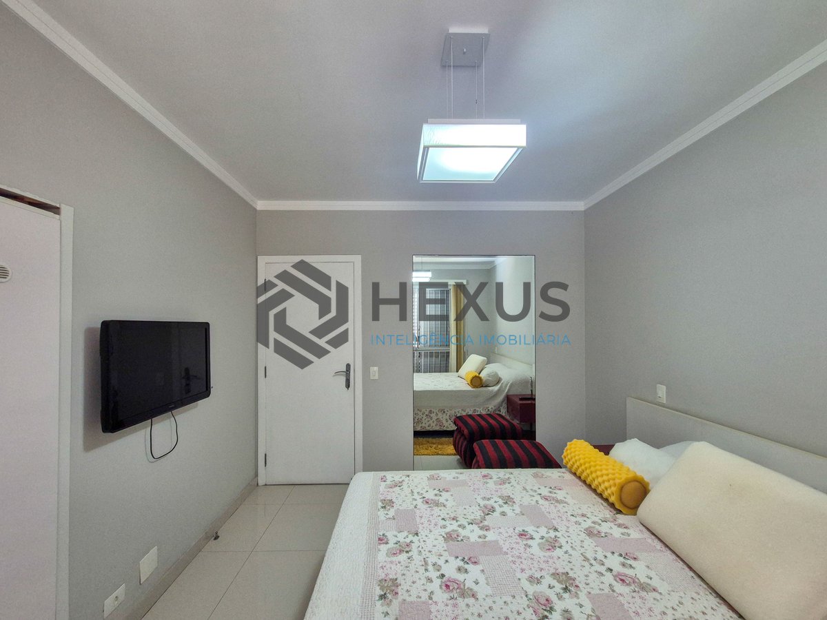 Foto 21 de Apartamento com varanda e lazer na quadra mar da Praia das Pitangueiras, Guaruja