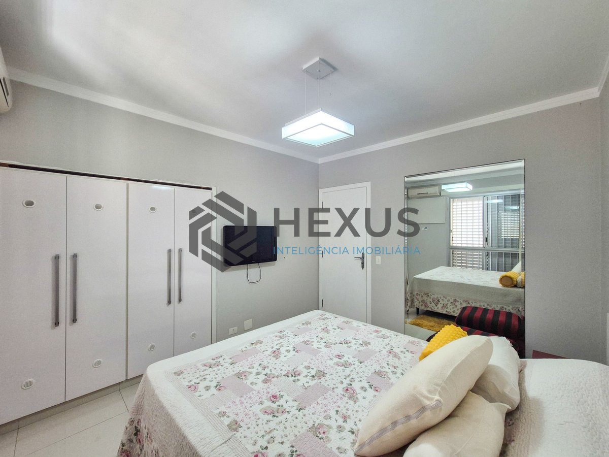 Foto 22 de Apartamento com varanda e lazer na quadra mar da Praia das Pitangueiras, Guaruja
