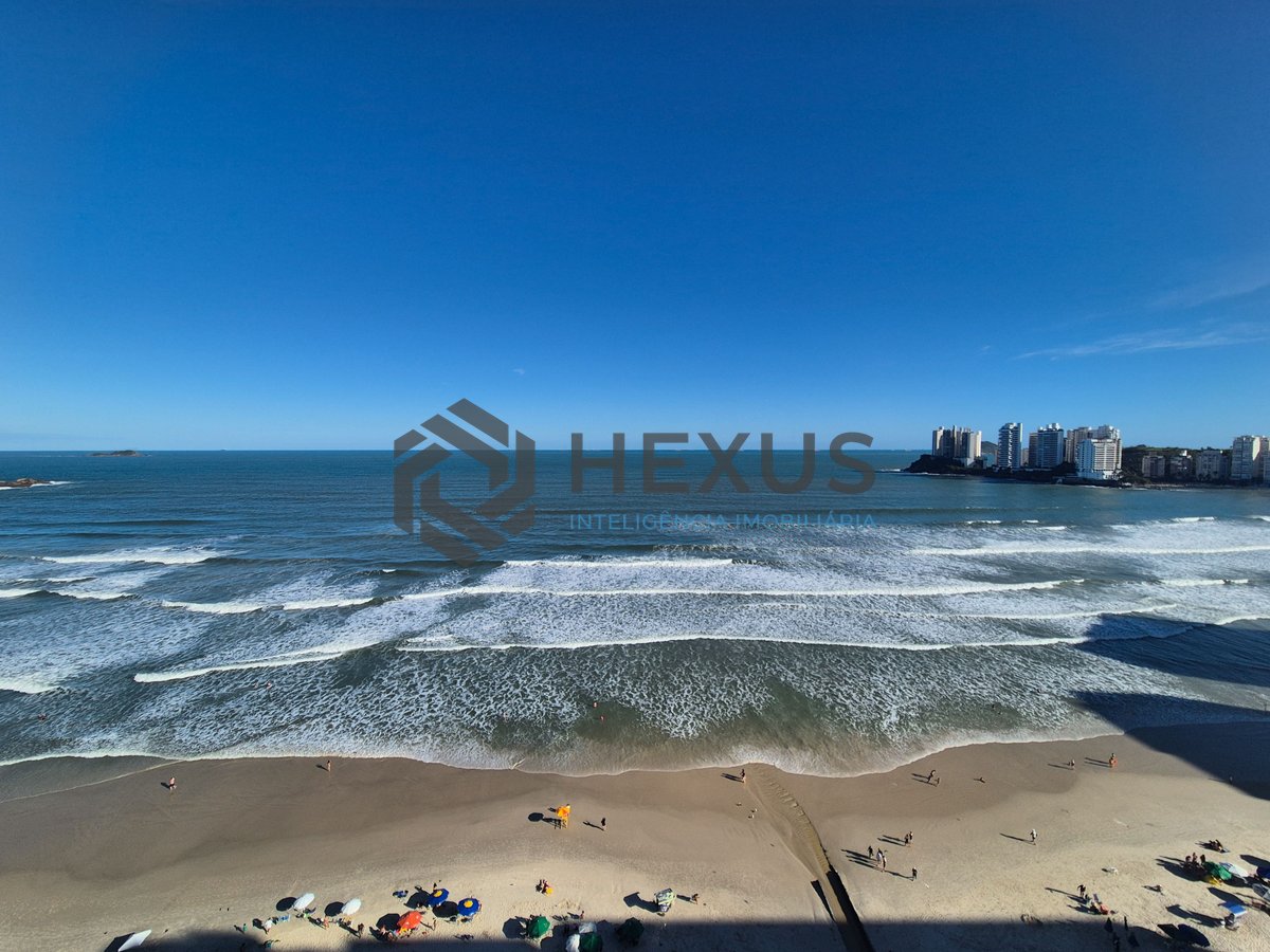 Foto 3 de Apartamento frente mar reformado com varanda na Praia das Pitangueiras, Guaruja