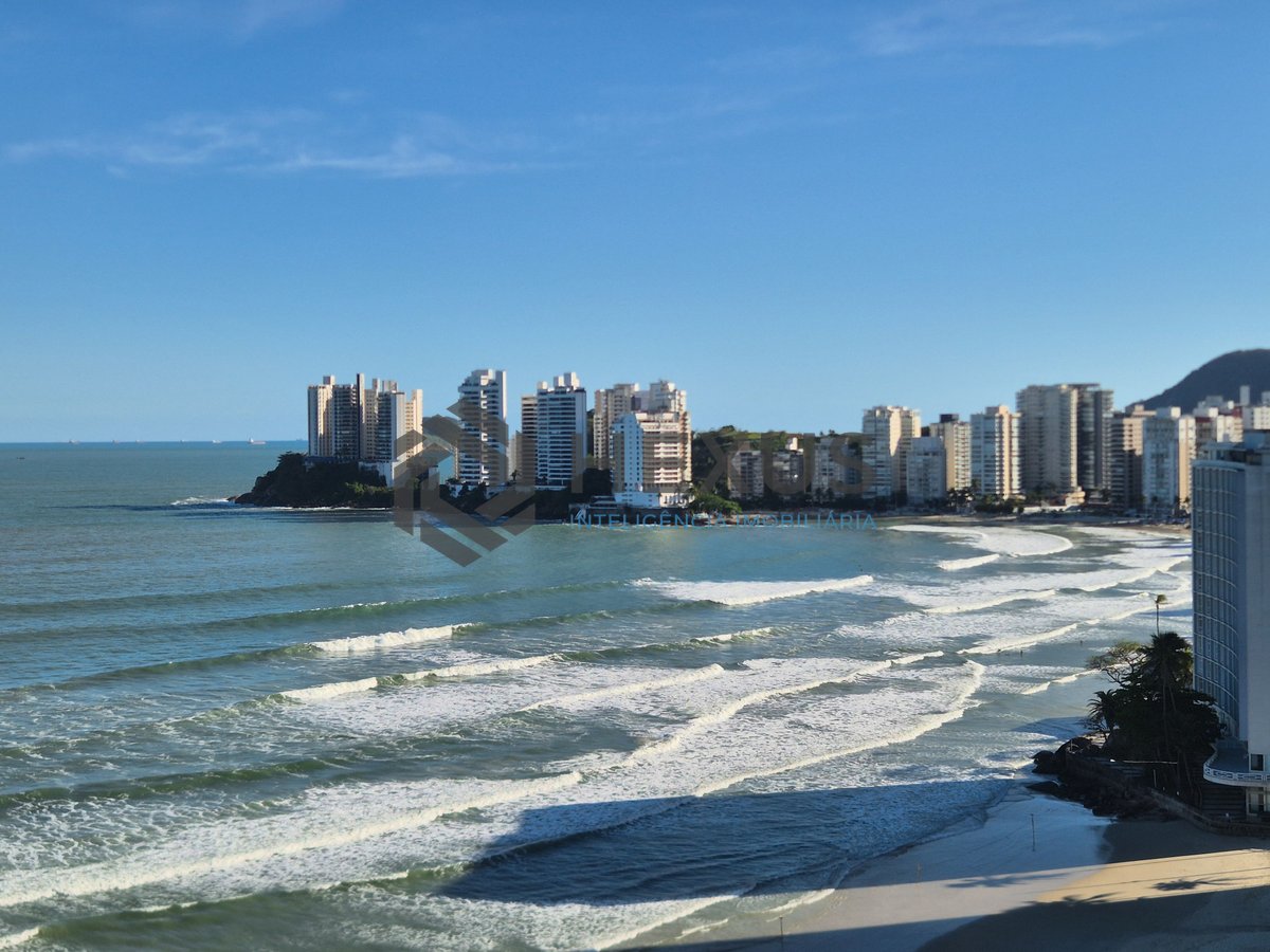 Foto 36 de Apartamento frente mar reformado com varanda na Praia das Pitangueiras, Guaruja