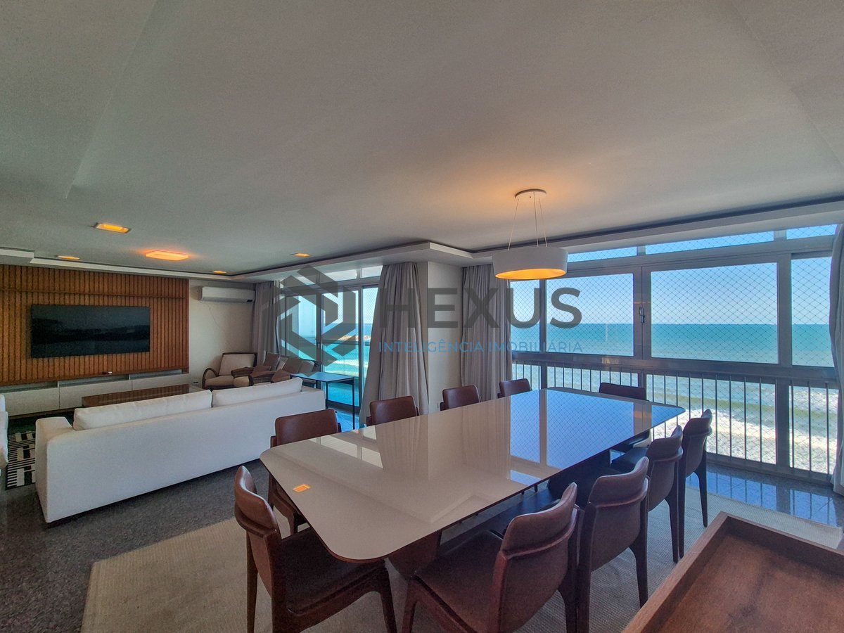 Foto 6 de Apartamento frente mar reformado com varanda na Praia das Pitangueiras, Guaruja