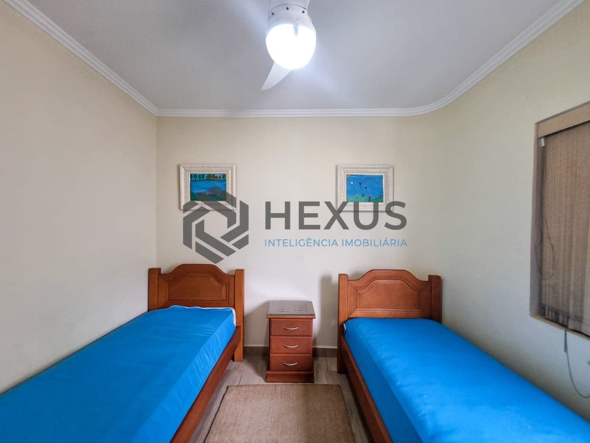 Foto 15 de Apartamento com varanda e lazer a uma quadra da Praia das Pitangueiras, Guaruja