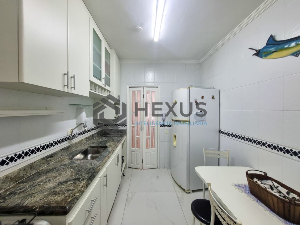 Foto 23 de Apartamento com varanda e lazer a uma quadra da Praia das Pitangueiras, Guaruja