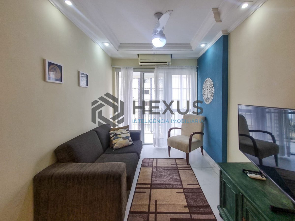 Foto 4 de Apartamento com varanda e lazer a uma quadra da Praia das Pitangueiras, Guaruja