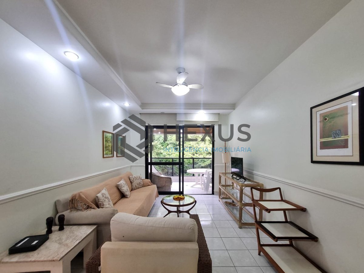 Foto 2 de Apartamento com varanda e lazer a 100m da praia nas Pitangueiras, Guarujá