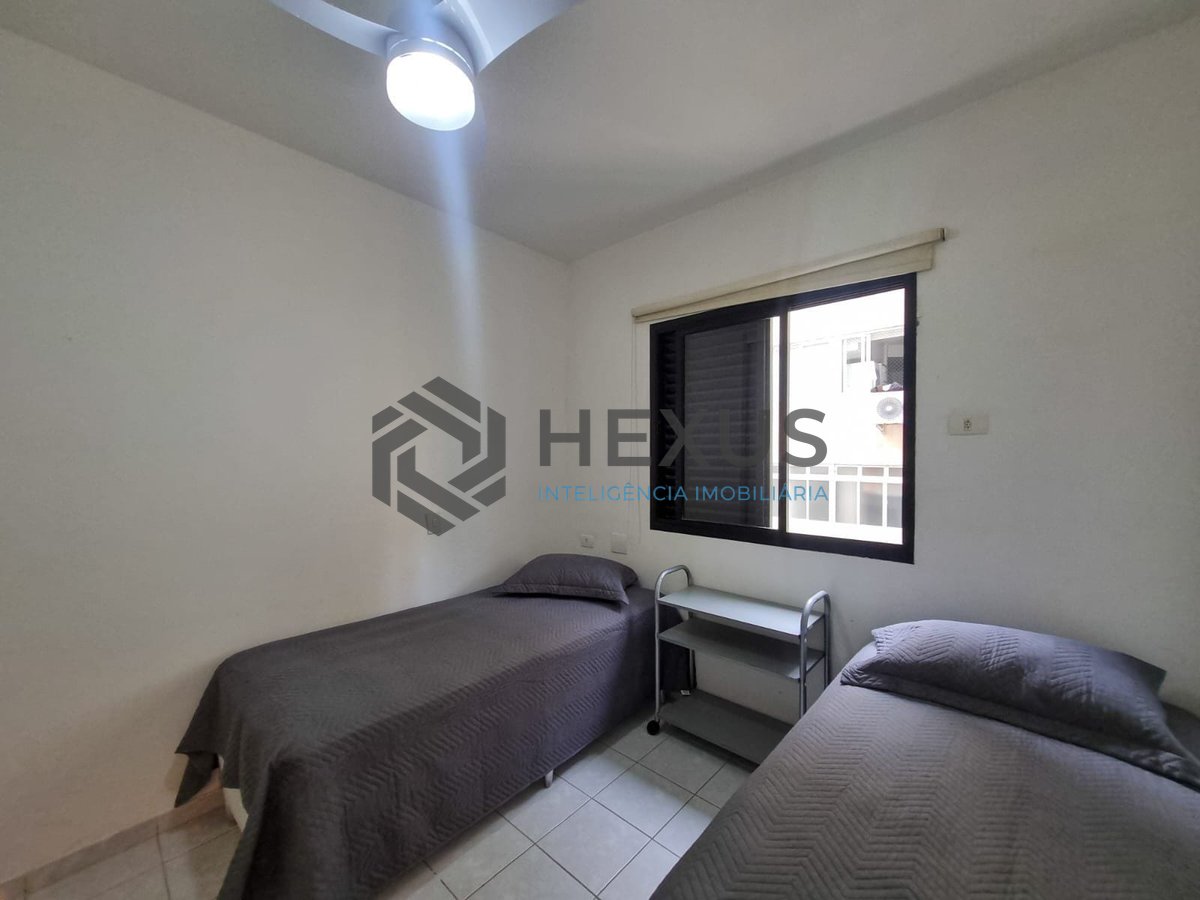 Foto 18 de Apartamento com varanda e lazer a 100m da praia nas Pitangueiras, Guarujá